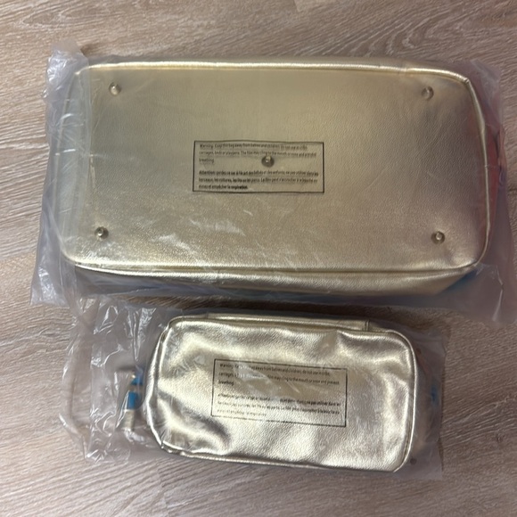 Lilly Pulitzer Multi Pop Up Party Patch Weekender Travel Bag & Makeup Bag. NWT - Picture 13 of 13